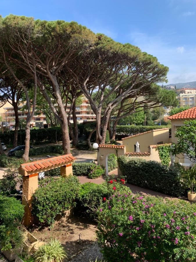 Hotel Beau Rivage ル・ラヴァンドゥー エクステリア 写真